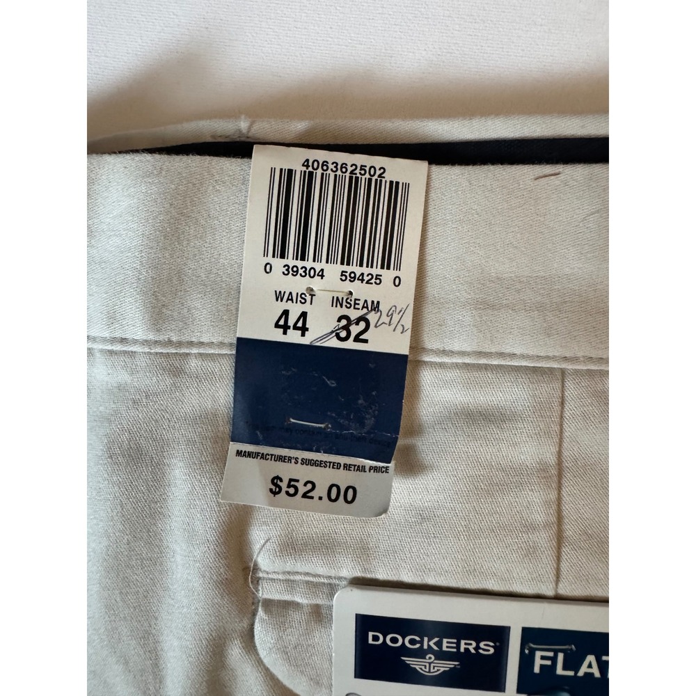 Dockers Go Khaki Relaxed Chino Pants Mens 44x29.5 Flat Front Beige 40636-2562 - Picture 2 of 6